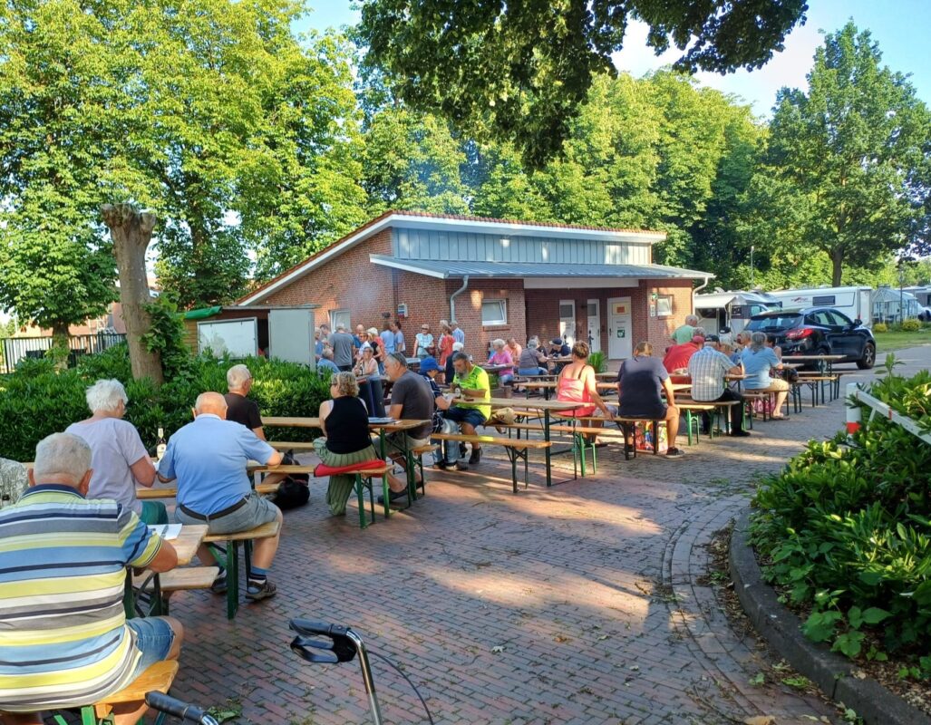 Ostrhauderfehn Grillen 1